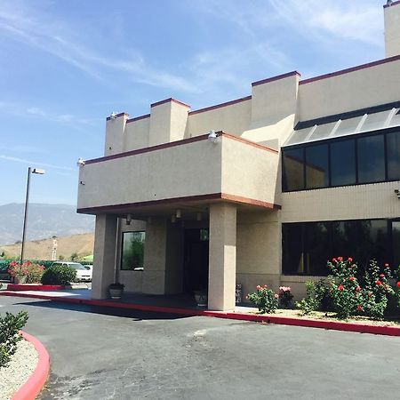 San Bernardino Inn & Suites Exterior foto