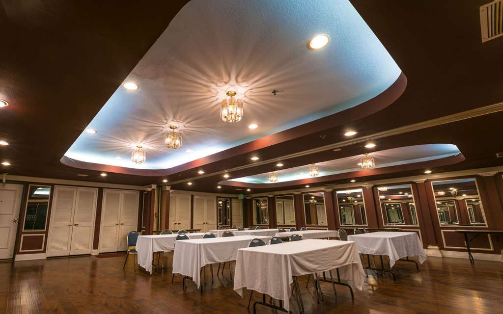 San Bernardino Inn & Suites Facilidades foto