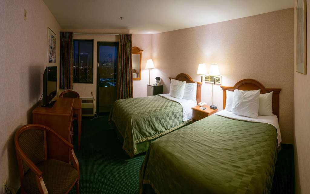 San Bernardino Inn & Suites Habitación foto