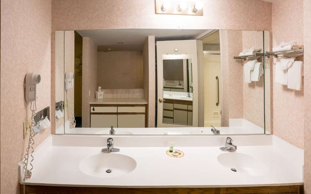 San Bernardino Inn & Suites Habitación foto