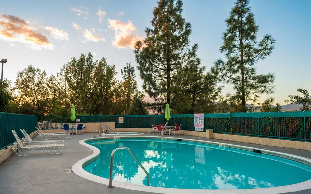 San Bernardino Inn & Suites Facilidades foto