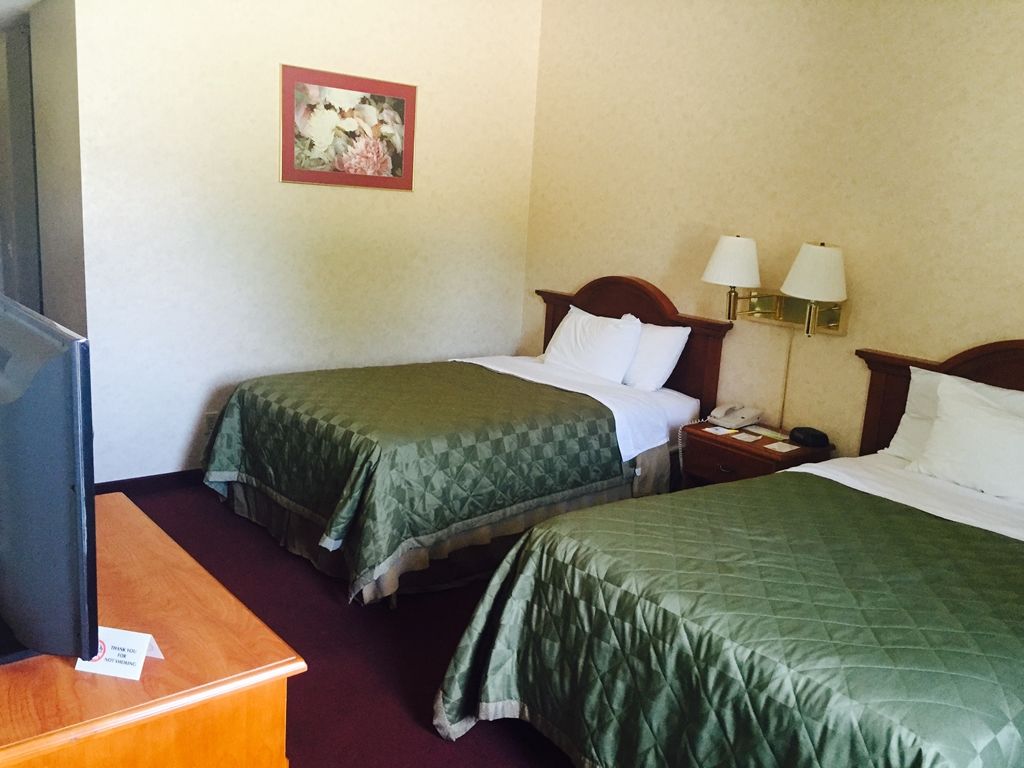 San Bernardino Inn & Suites Habitación foto