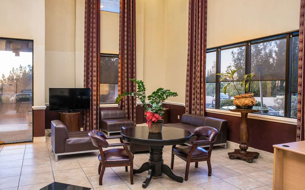 San Bernardino Inn & Suites Interior foto